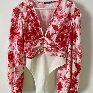 Boohoo Red & White Bodysuit Sz 6